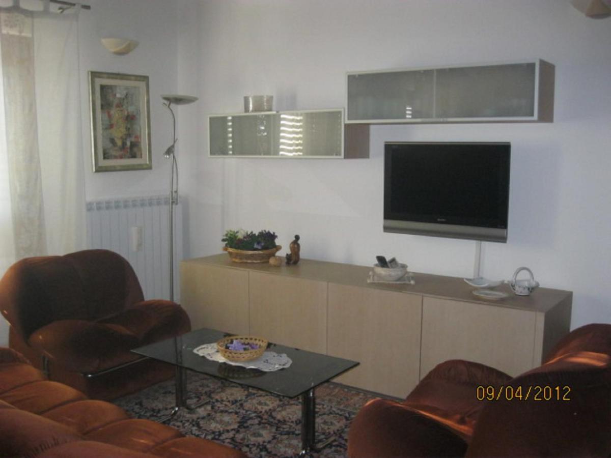 Appartamento Camera Da Stefy Bastia Umbra Habitación foto